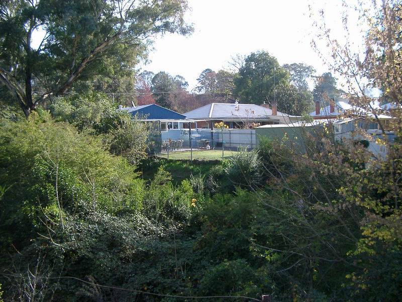 120 Capper Street, Tumut NSW 2720