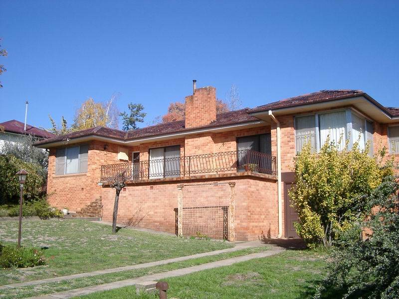 93 Lambie Street, Tumut NSW 2720