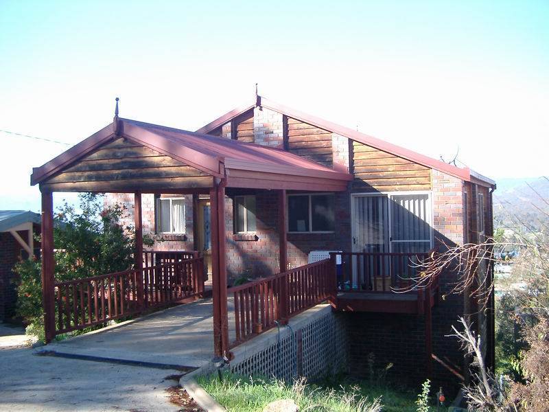 114  HOWICK STREET , Tumut NSW 2720