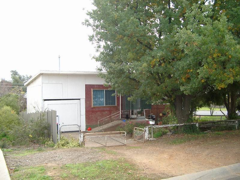 1 Colwell Street, Tumut NSW 2720