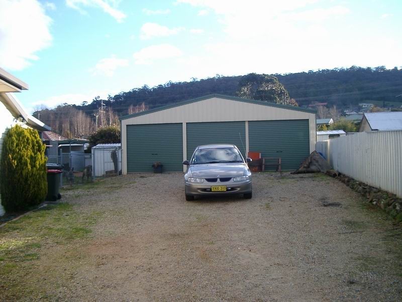 42 Forest Road, Batlow NSW 2730