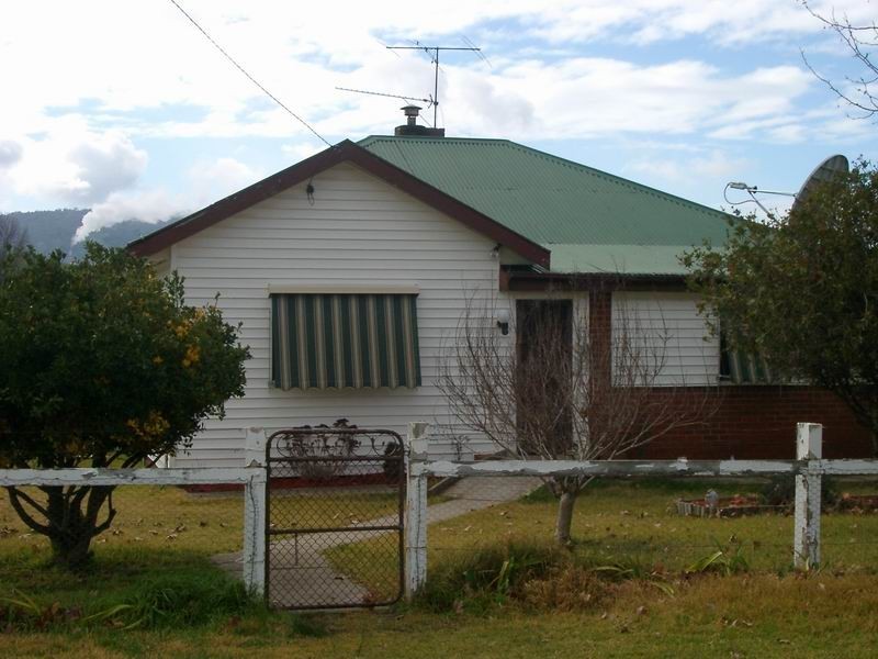 RMB 703 Deep Creek, Adelong NSW 2729