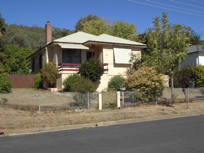 58 Bartlett Street, Batlow NSW 2730