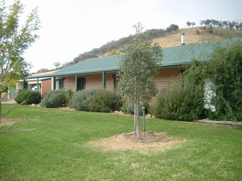 Adelong NSW 2729