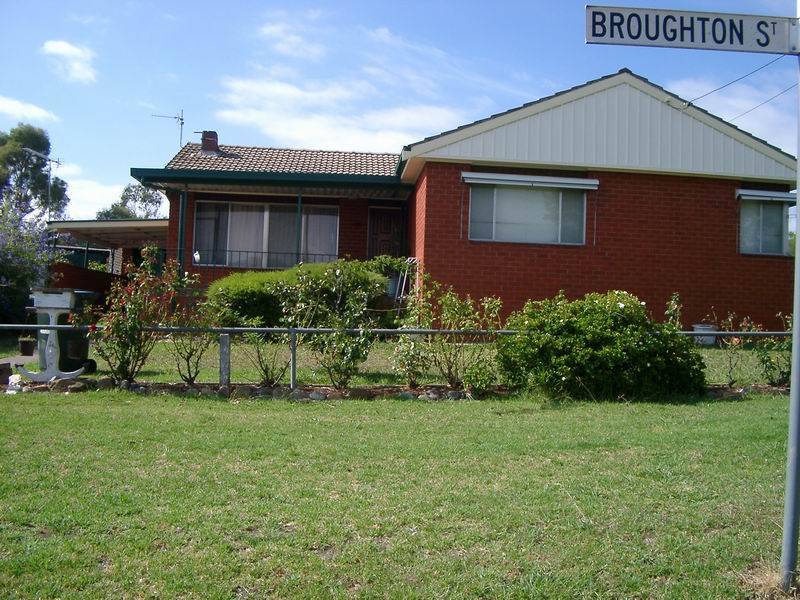 118 Broughton Street, Tumut NSW 2720