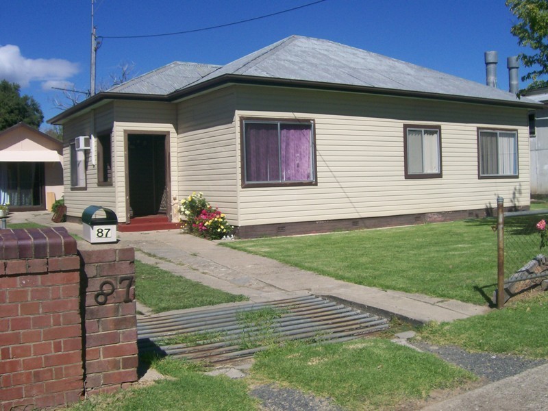 87 Tumut Street, Adelong NSW 2729
