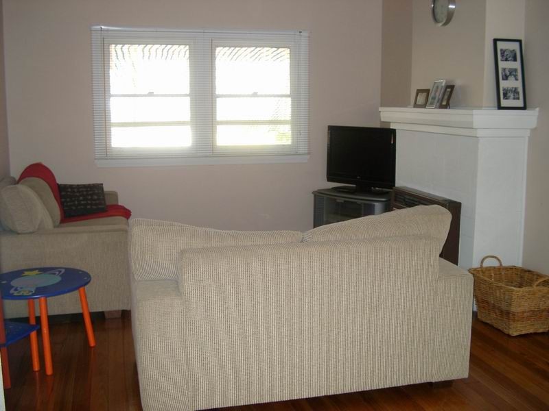 95 Russell, Tumut NSW 2720