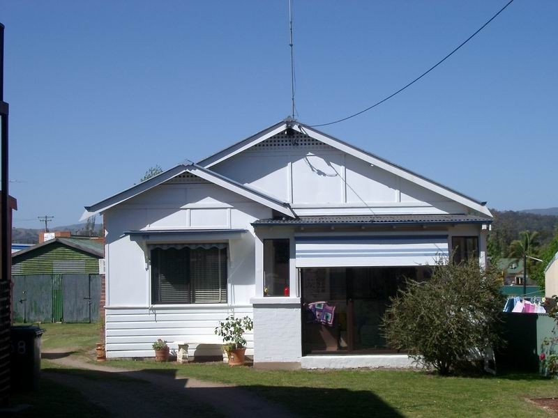 86-88 Russell Street, Tumut NSW 2720