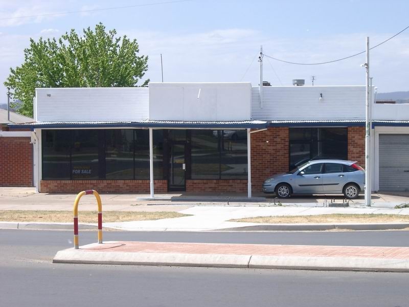 68 Capper Street, Tumut NSW 2720