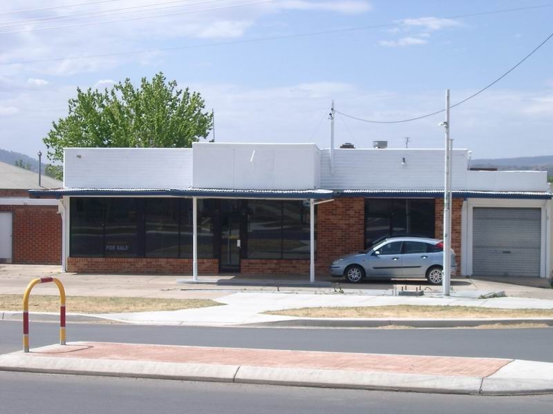 68 Capper Street, Tumut NSW 2720