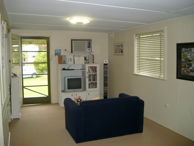 87 Simpson Street, Tumut NSW 2720