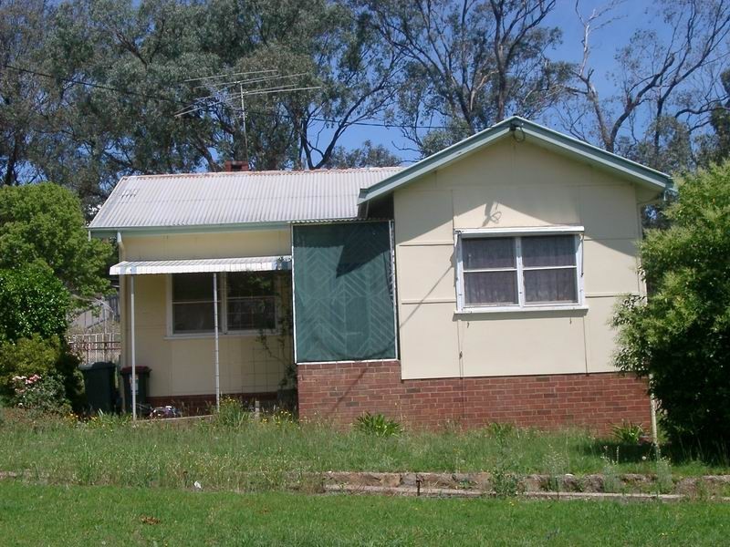 52 Clarke Street, Tumut NSW 2720