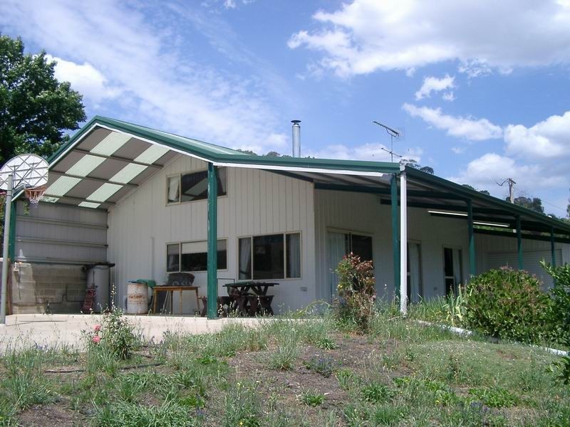 227 Wynyard Street, Tumut NSW 2720