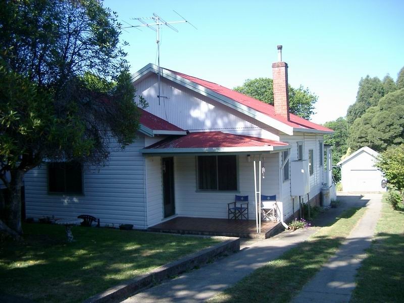 15 Nellis Street, Batlow NSW 2730