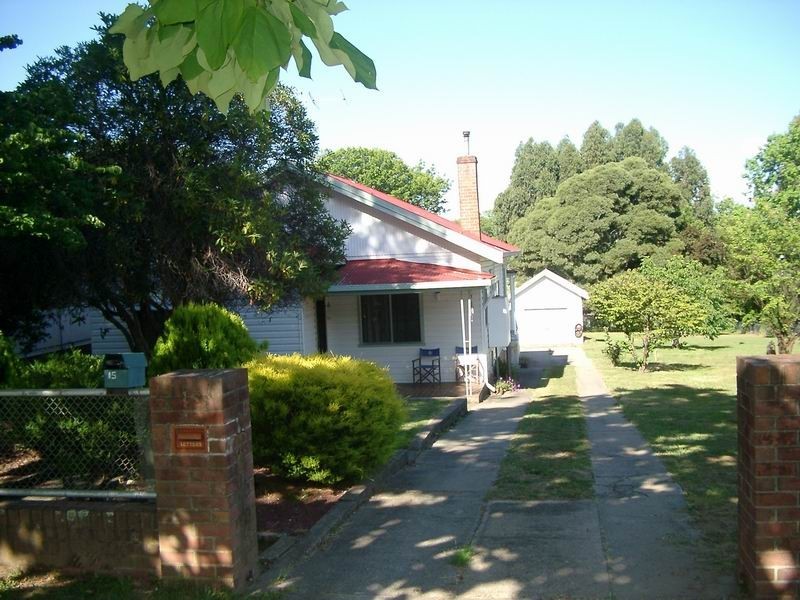 15 Nellis Street, Batlow NSW 2730