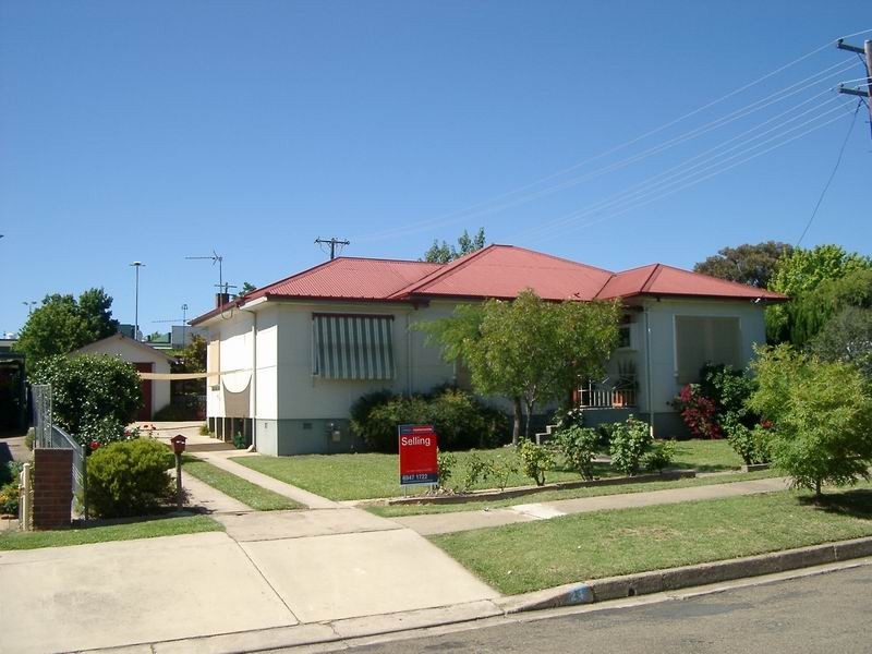 24 Merivale Street, Tumut NSW 2720