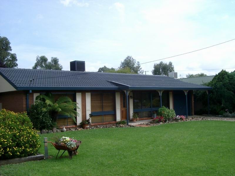 5 Kirra Street, Tumut NSW 2720