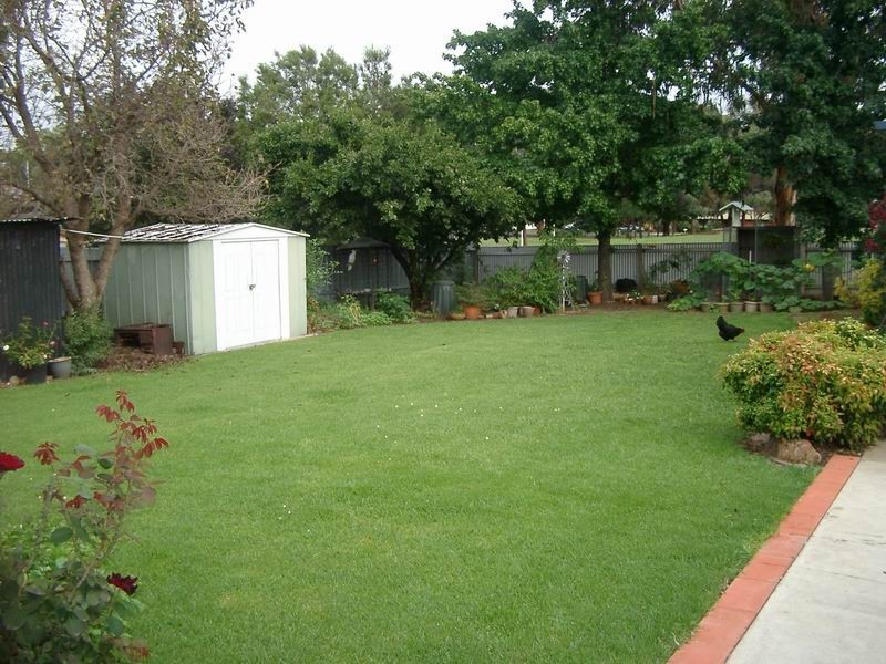 5 Kirra Street, Tumut NSW 2720