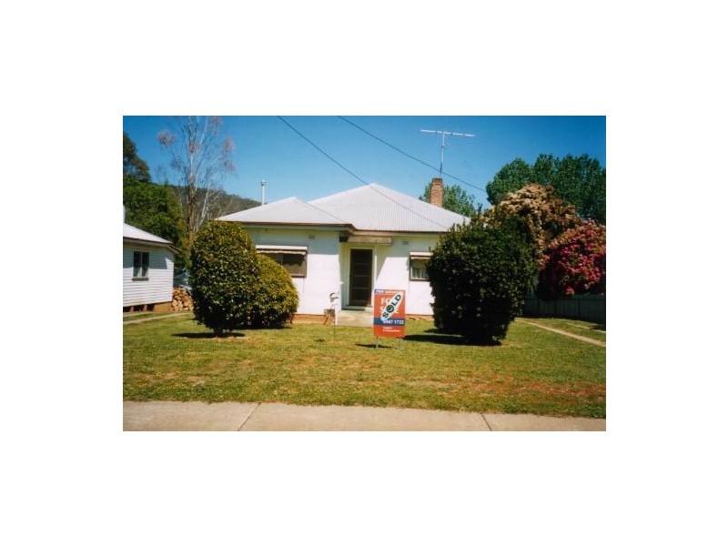 66 Wakehurst Avenue, Batlow NSW 2730