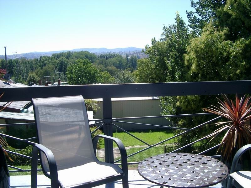 26 Clarke Street, Tumut NSW 2720