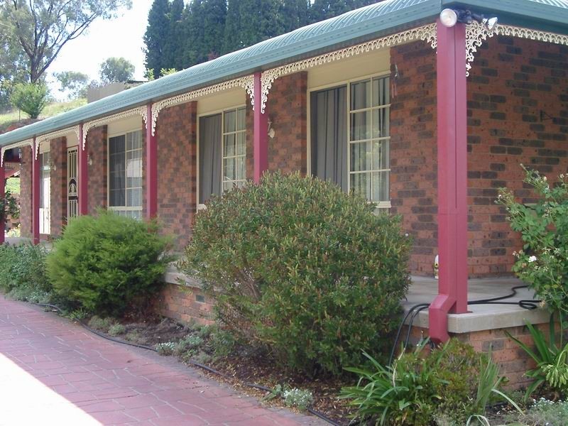 185 Simpson Street, Tumut NSW 2720