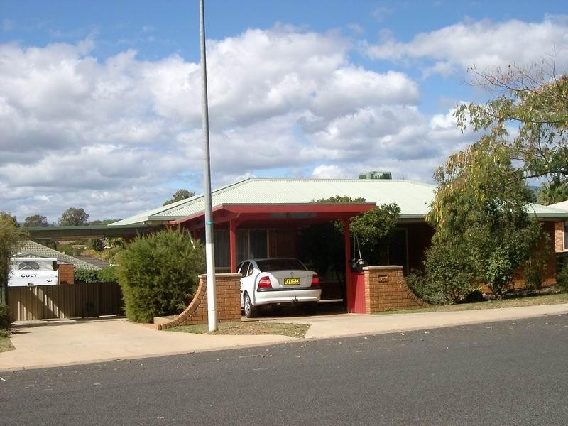 40 Bundara Cres, Tumut NSW 2720