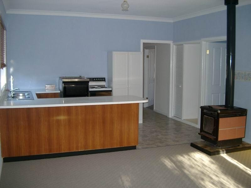 99 Forest Road, Batlow NSW 2730