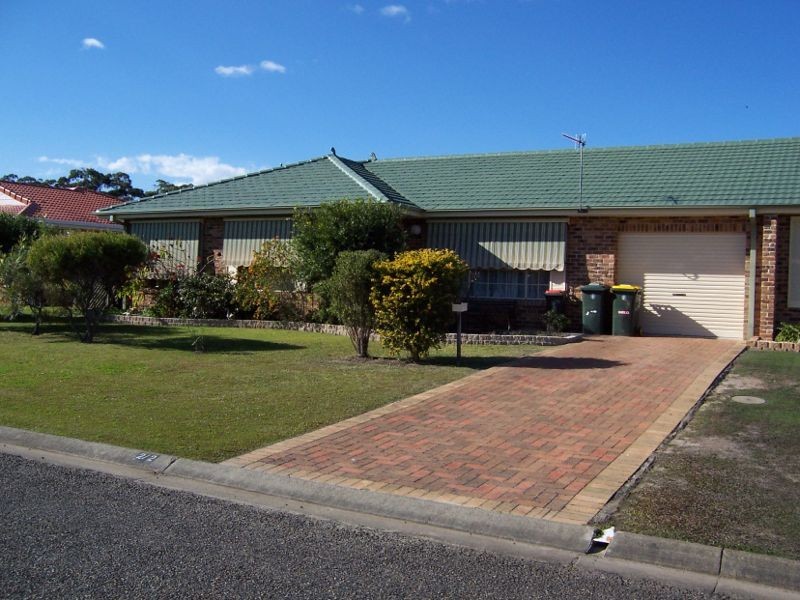 2/2 Glen Close, North Haven NSW 2443