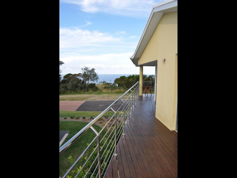 24 Honeysuckle Avenue, Bonny Hills NSW 2445