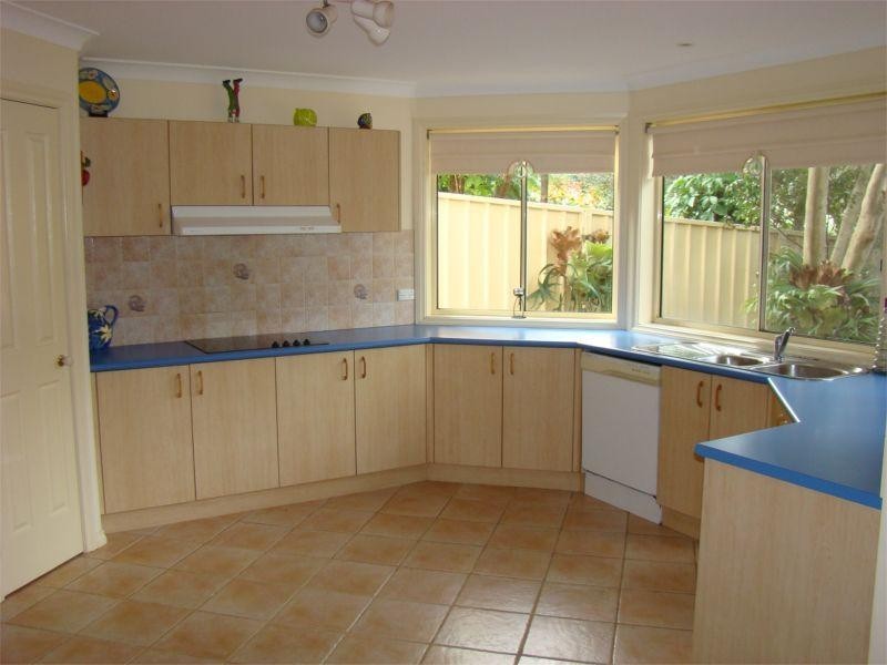 8 John Phillip Drive, Bonny Hills NSW 2445