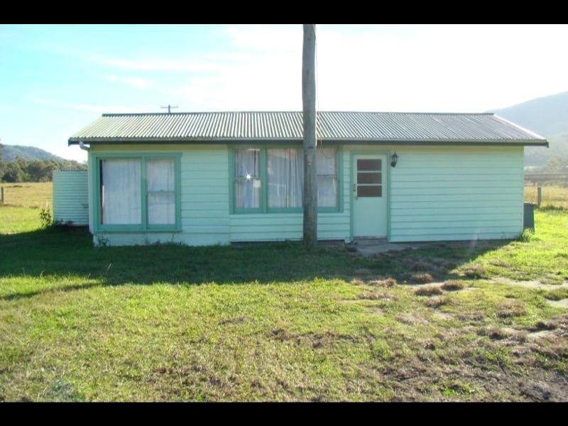 69 Wharf Road, Johns River NSW 2443