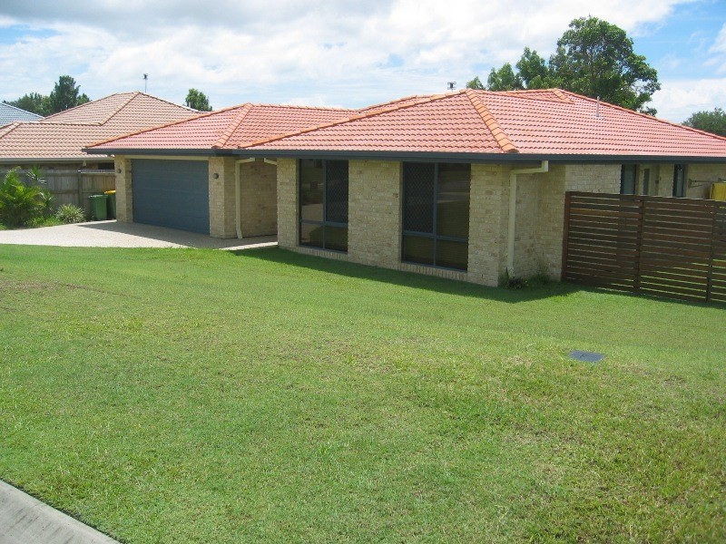 8 Anglia Place , Little Mountain QLD 4551