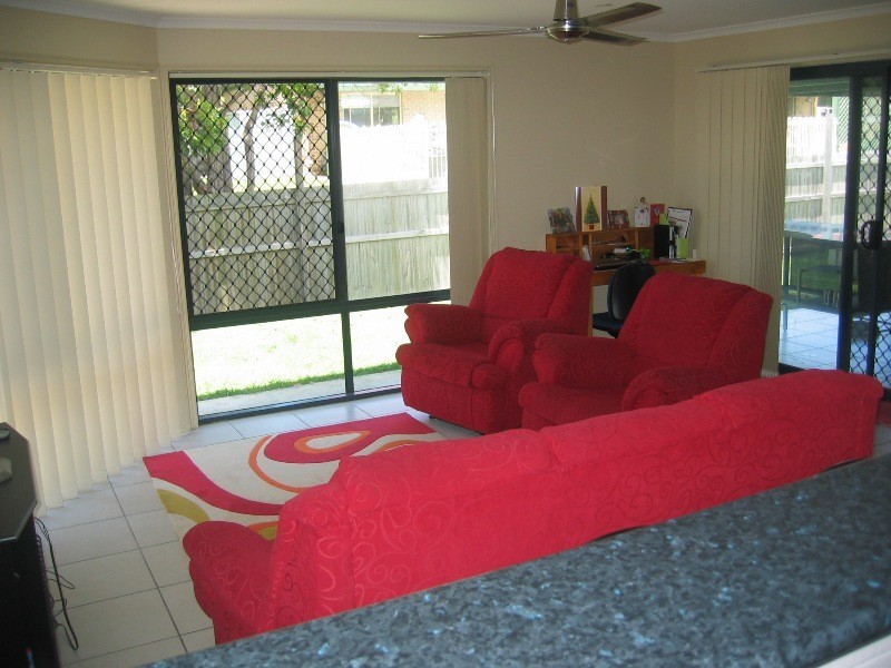 8 Anglia Place , Little Mountain QLD 4551