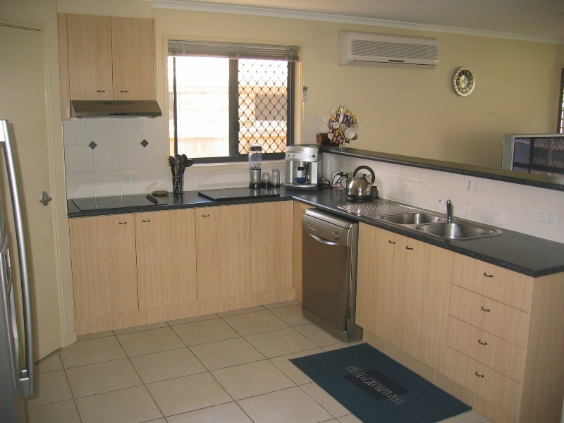 8 Anglia Place , Little Mountain QLD 4551