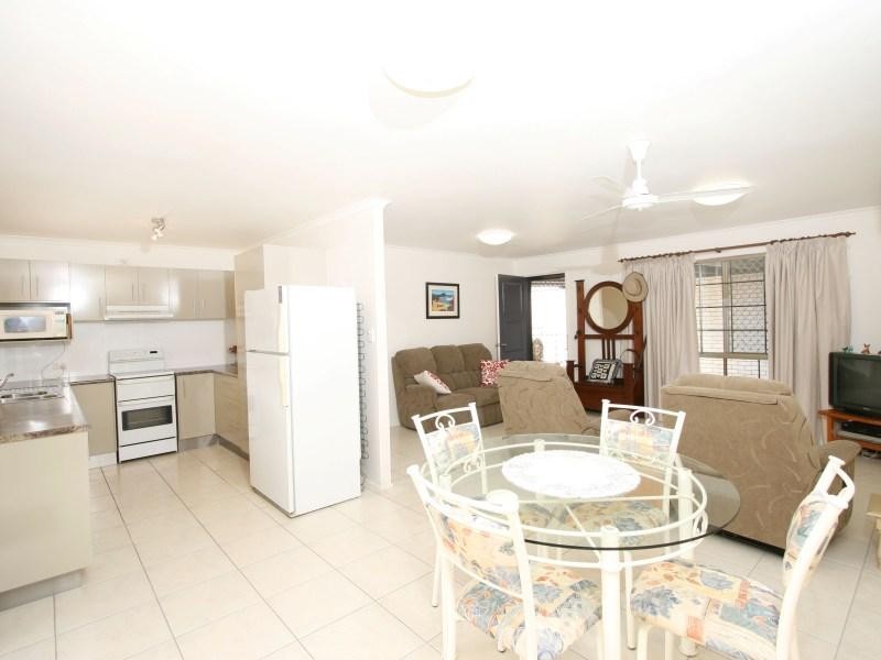 2/22 Baldwin Street, Golden Beach QLD 4551
