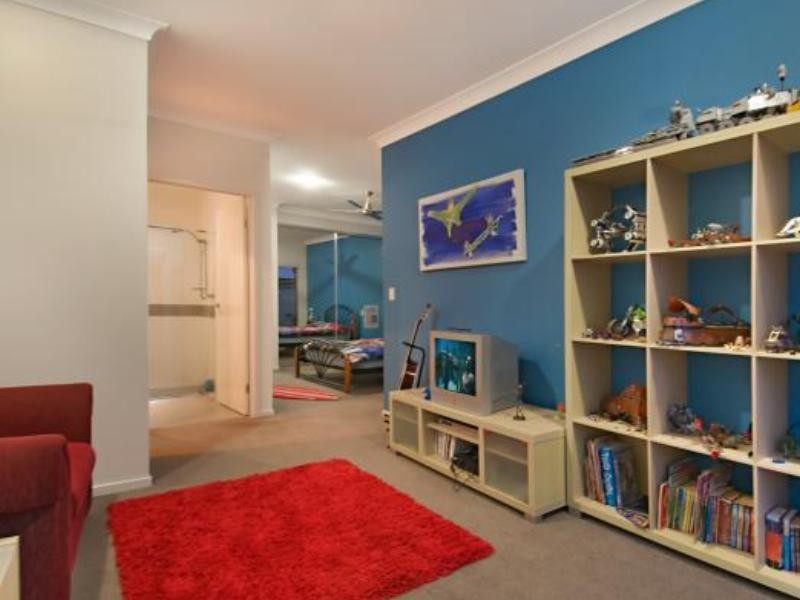4 Flitcroft Place, Pelican Waters QLD 4551