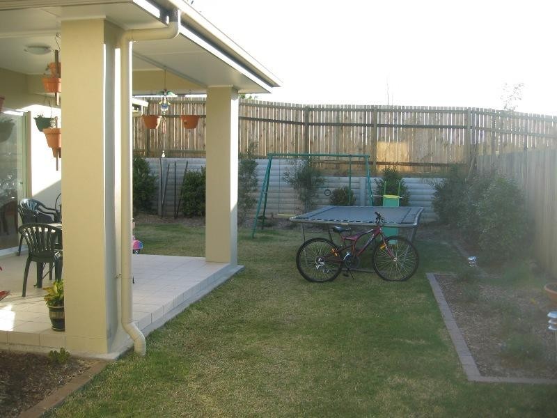 45 Hillview Cres, Little Mountain QLD 4551