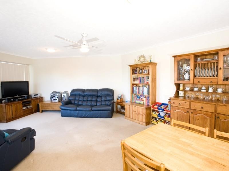 2 ‘Explorers Cove’, 31 Kennedy Pde, Golden Beach QLD 4551