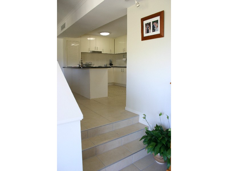 1 / 24 Mahia Terrace, Kings Beach QLD 4551