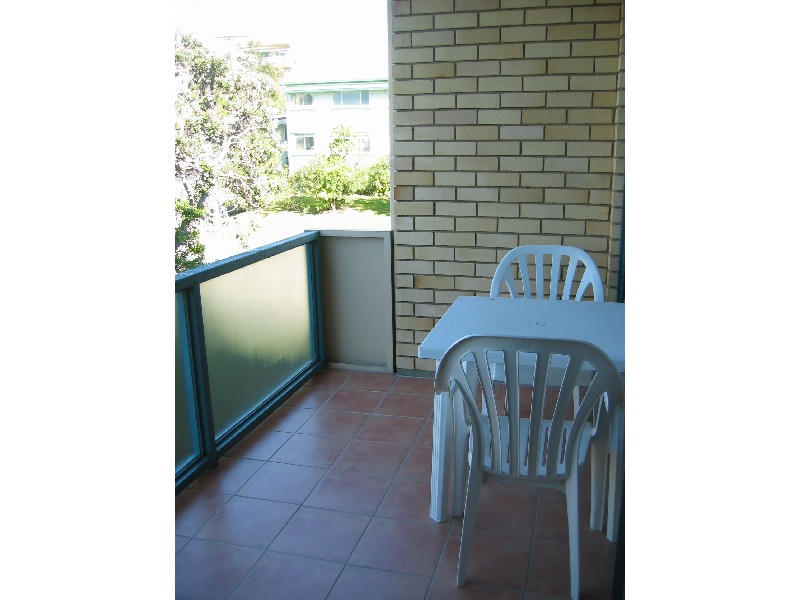 4/5 Orvieto Tce, Kings Beach QLD 4551