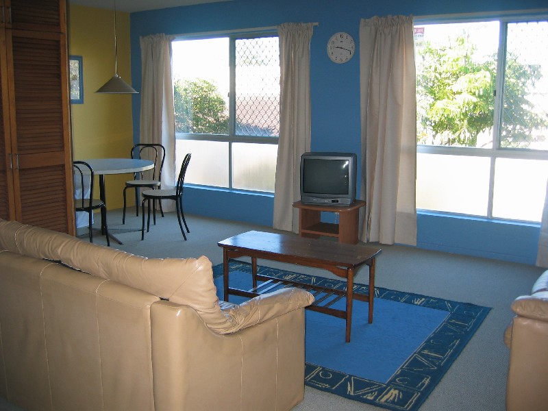 4/5 Orvieto Tce, Kings Beach QLD 4551