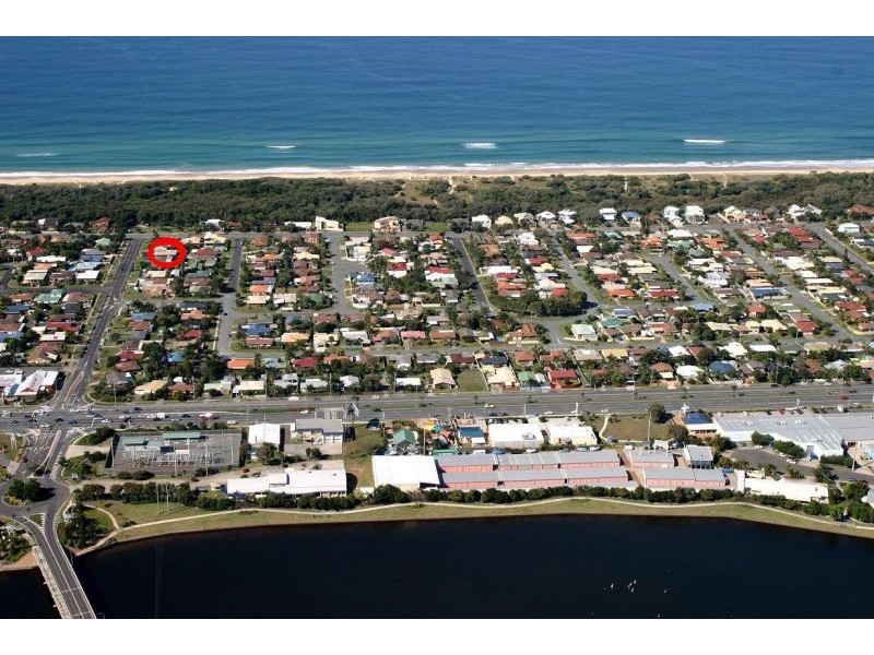 2  Palkana Drive , Warana QLD 4575