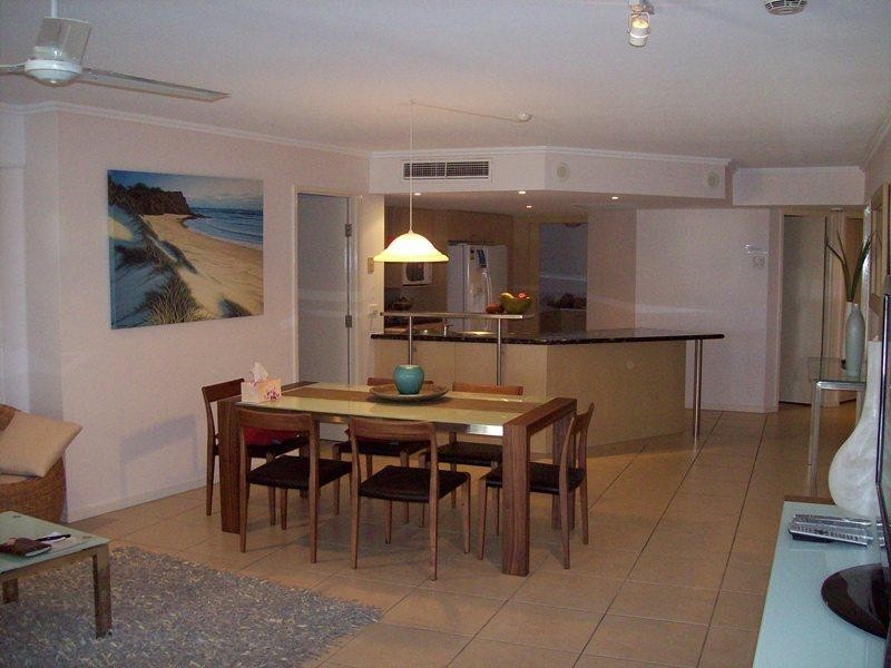 2/8 “Rolling Surf” Levuka Avenue, Kings Beach QLD 4551
