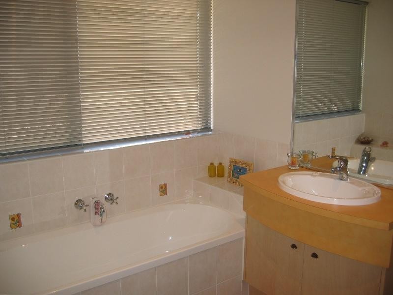 4 Timbertop Ct, Little Mountain QLD 4551