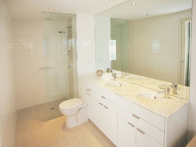 Broadbeach QLD 4218