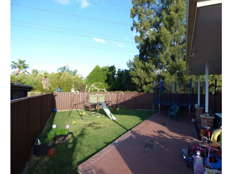 7 CHARMAINE AVE, Greenacre NSW 2190