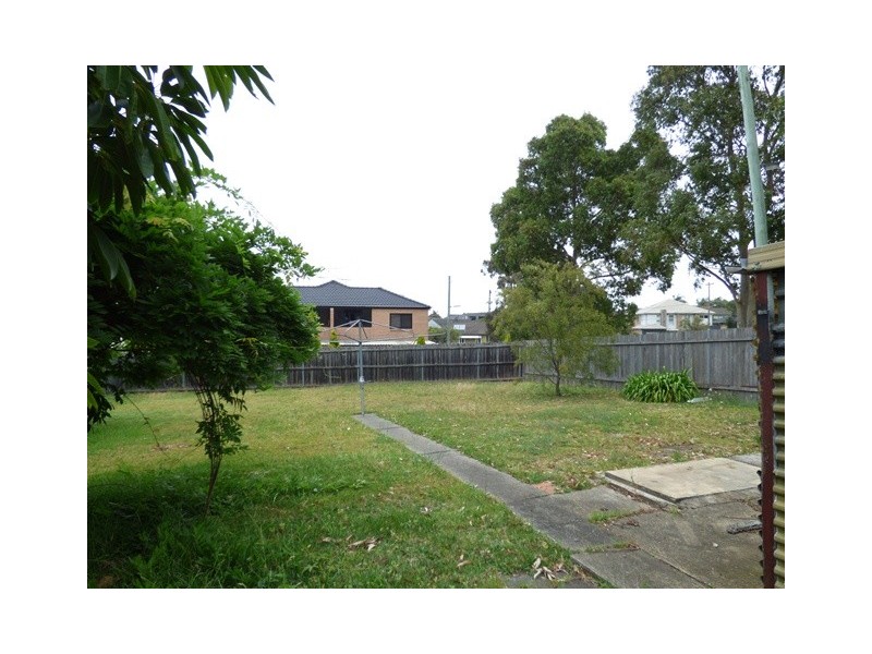 7 LAWFORD STREET, Greenacre NSW 2190