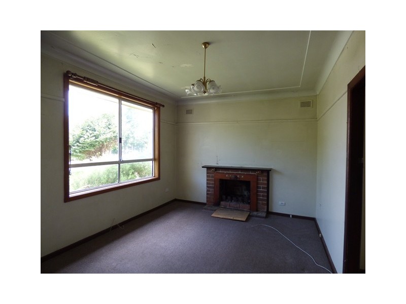 11 KEIRA AVENUE, Greenacre NSW 2190