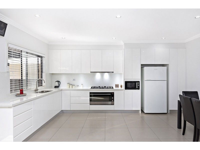 102 HILLCREST AVENUE, Greenacre NSW 2190