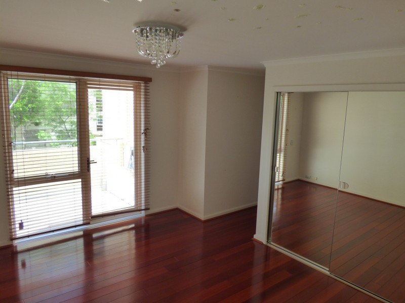 4 HEIDELBERG AVE, Newington NSW 2127